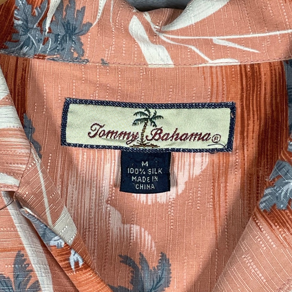 Tommy Bahama Mens Silk Hawaiian Shirt Coral Palm Tree Mountain Scene Button Up M - Picture 3 of 8